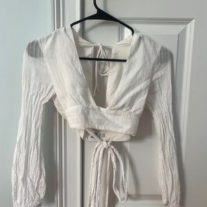 Only worn once Princess Polly crop top!! Size 2 so cute with jeans for going out